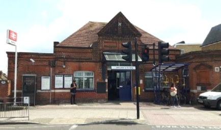 Tooting Station
